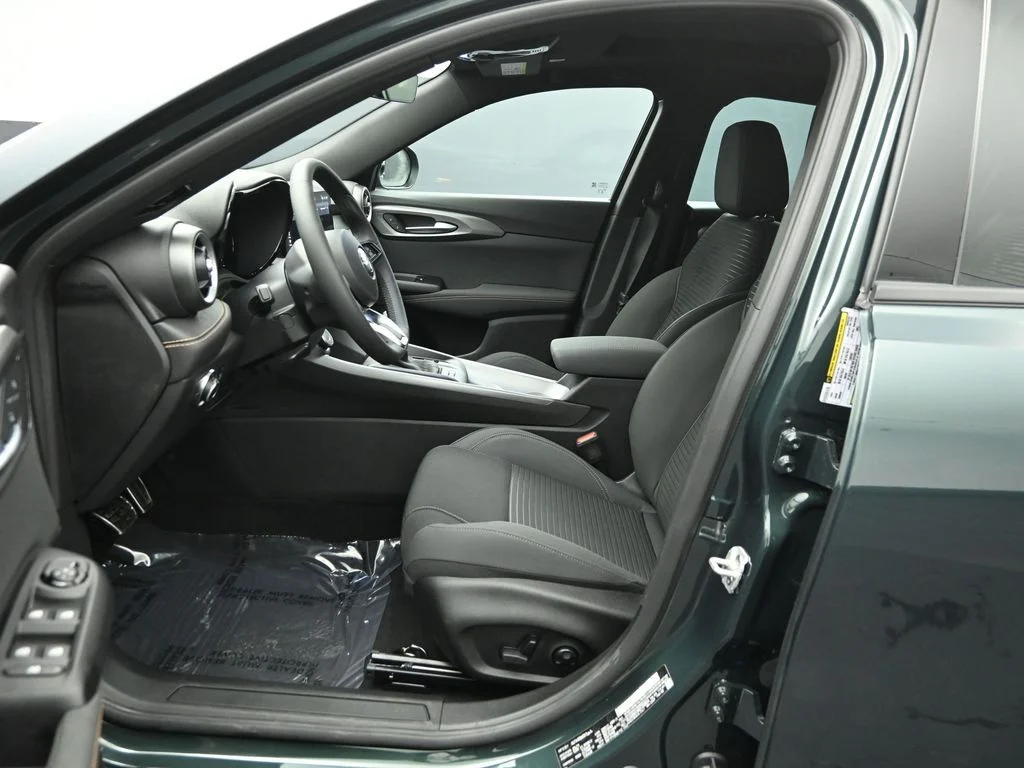 New 2026 Verde Monza (Green) Exterior Paint Alfa Romeo Base image 10