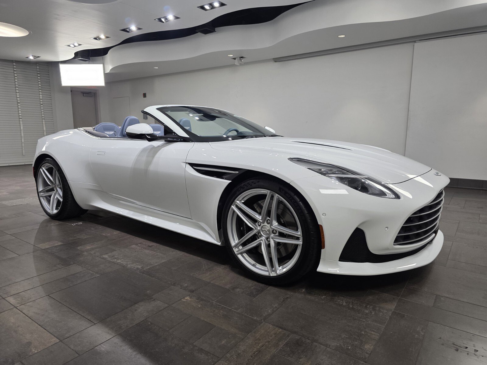 2026 Aston Martin DB12 Volante's photo