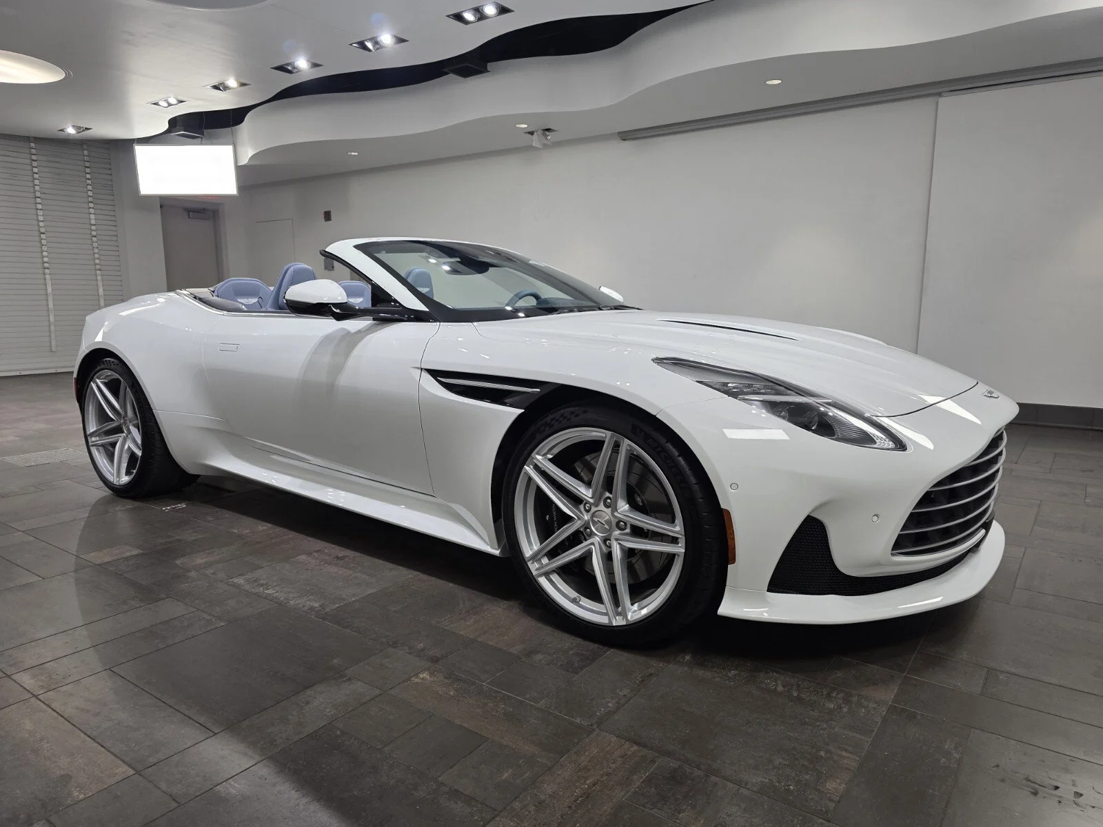 2026 Aston Martin DB12 Volante's photo