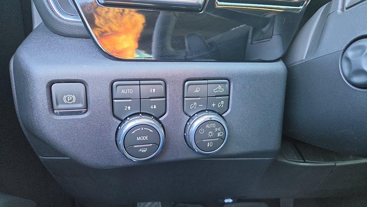 2026 GMC Sierra 1500 SLT - Photo 14