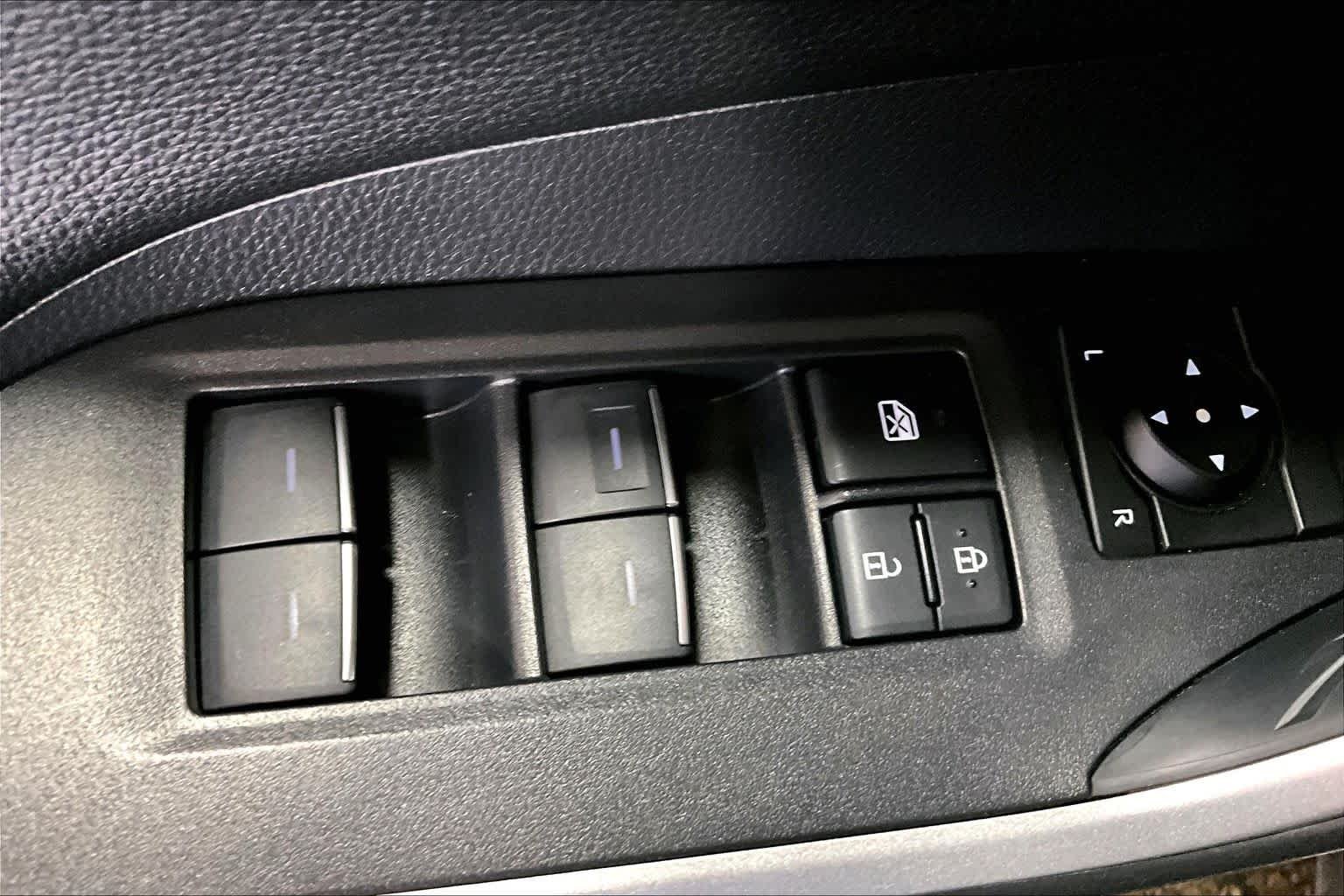 2023 Toyota RAV4 XSE - Photo 32