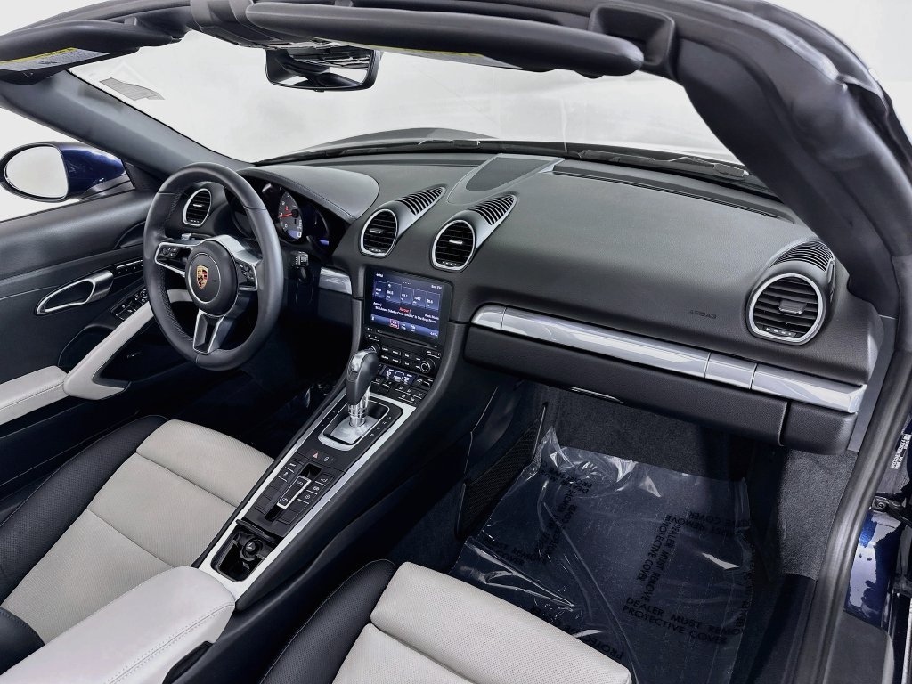 Used 2019  Porsche S image 25