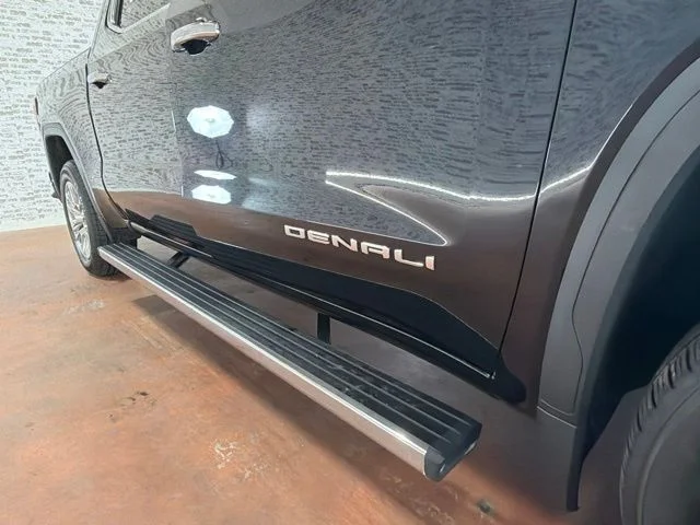 Used 2020 Onyx Black GMC Denali image 12