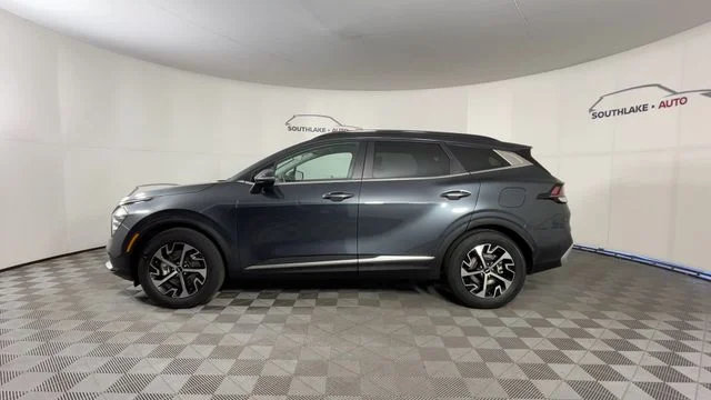 Used 2025 Gray Kia EX image 5