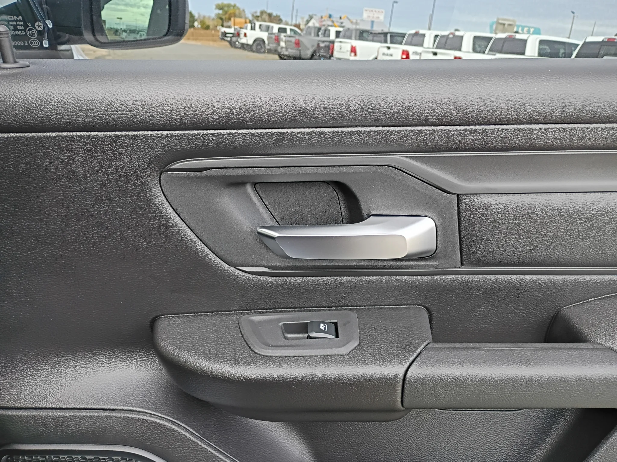 New 2027 Bright White Clear-Coat Exterior Paint RAM Warlock image 14