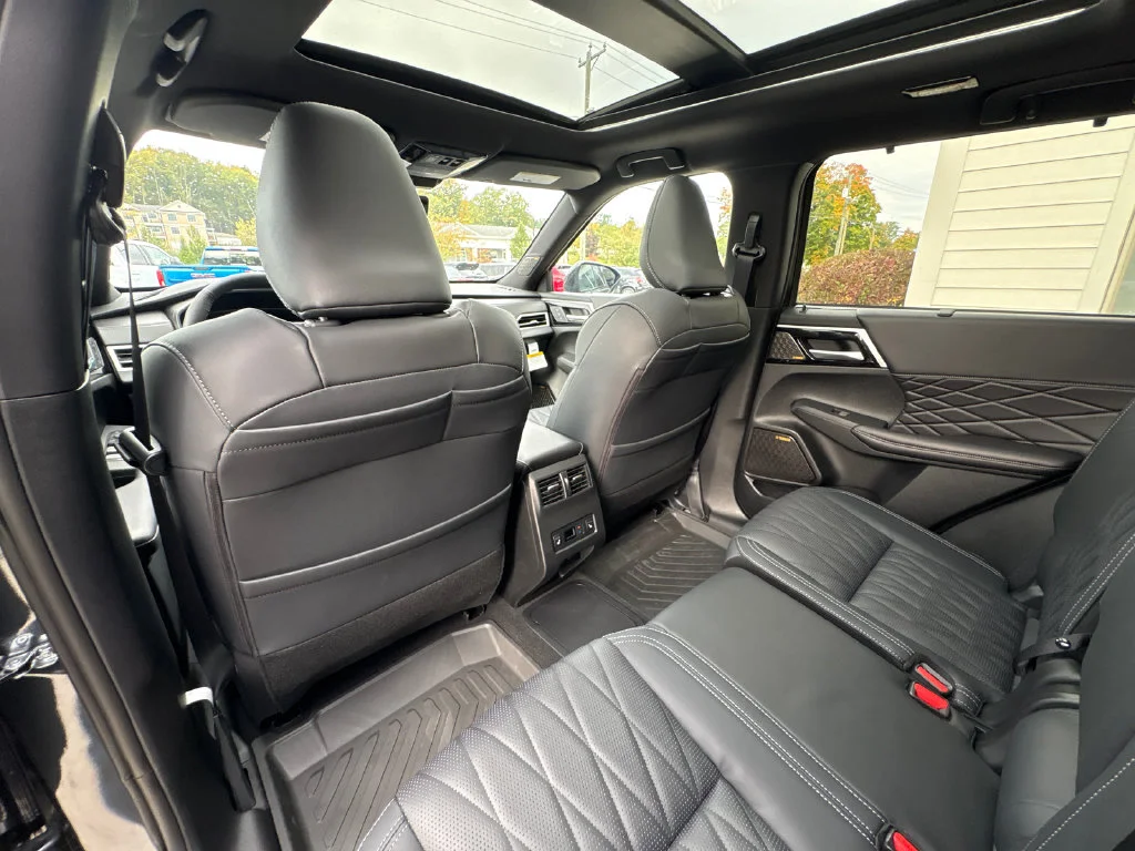New 2026 Gray Mitsubishi SEL image 38