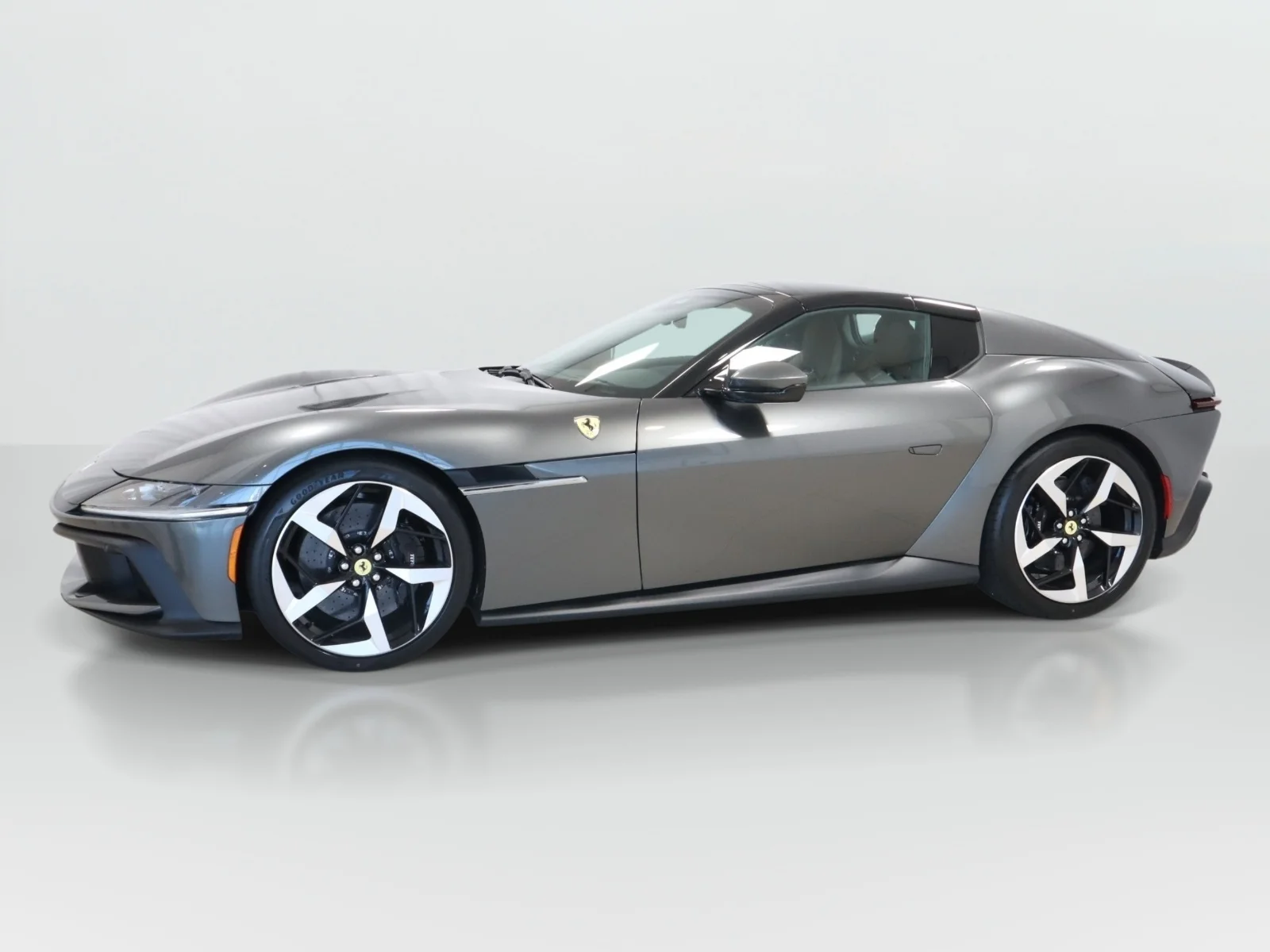 Used 2026 Grigio Silverstone Ferrari Spider image 43