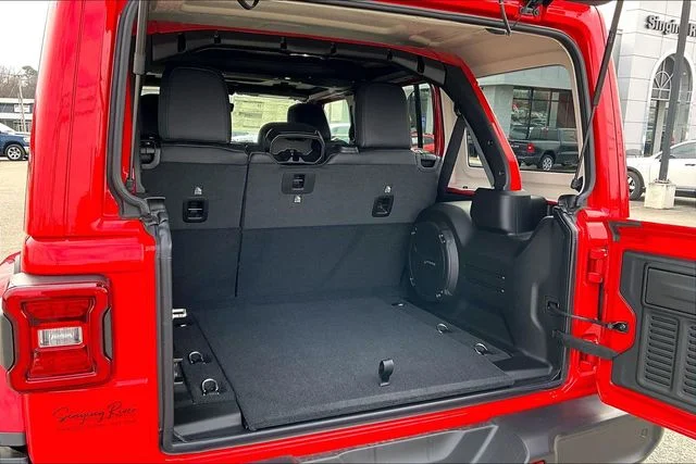 New 2026 Firecracker Red Clear-Coat Exterior Paint Jeep Sahara image 18