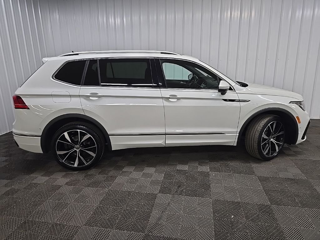 Used 2024 White Volkswagen 2.0T SEL R-Line image 2