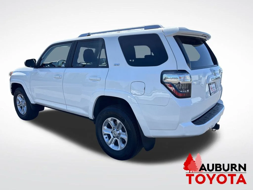 Used 2017 Super White Toyota SR5 image 7