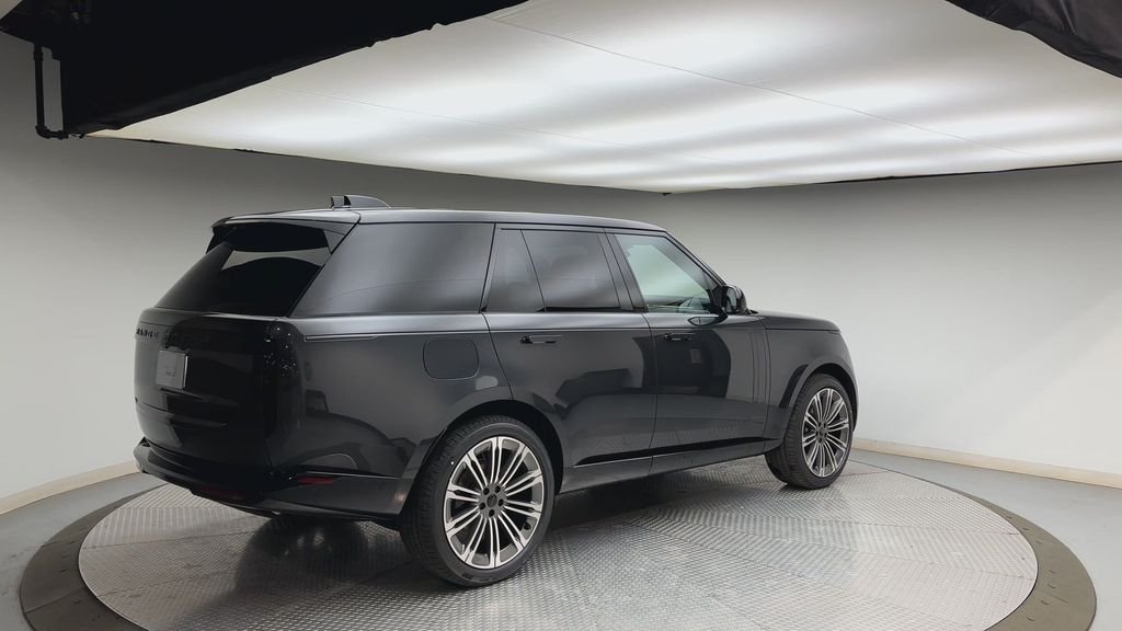New 2026 Carpathian Grey Land Rover SE image 2