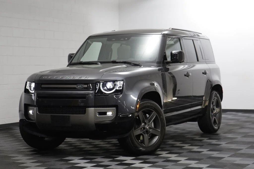 2025 Land Rover Defender 110 X-Dynamic SE P400's photo