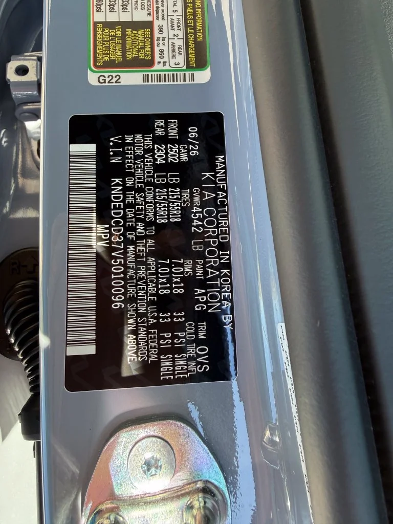 New 2027 Pale Gray Kia X-Line S image 17