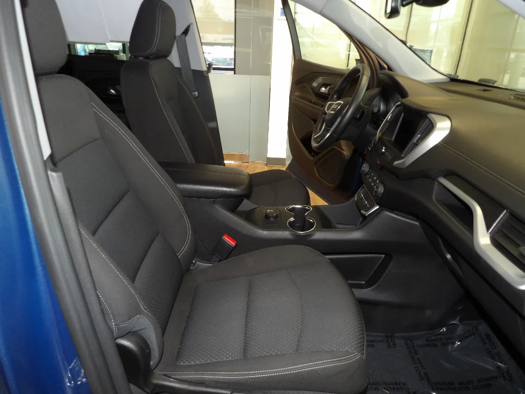 Used 2024 Downpour Metallic GMC SLE image 14