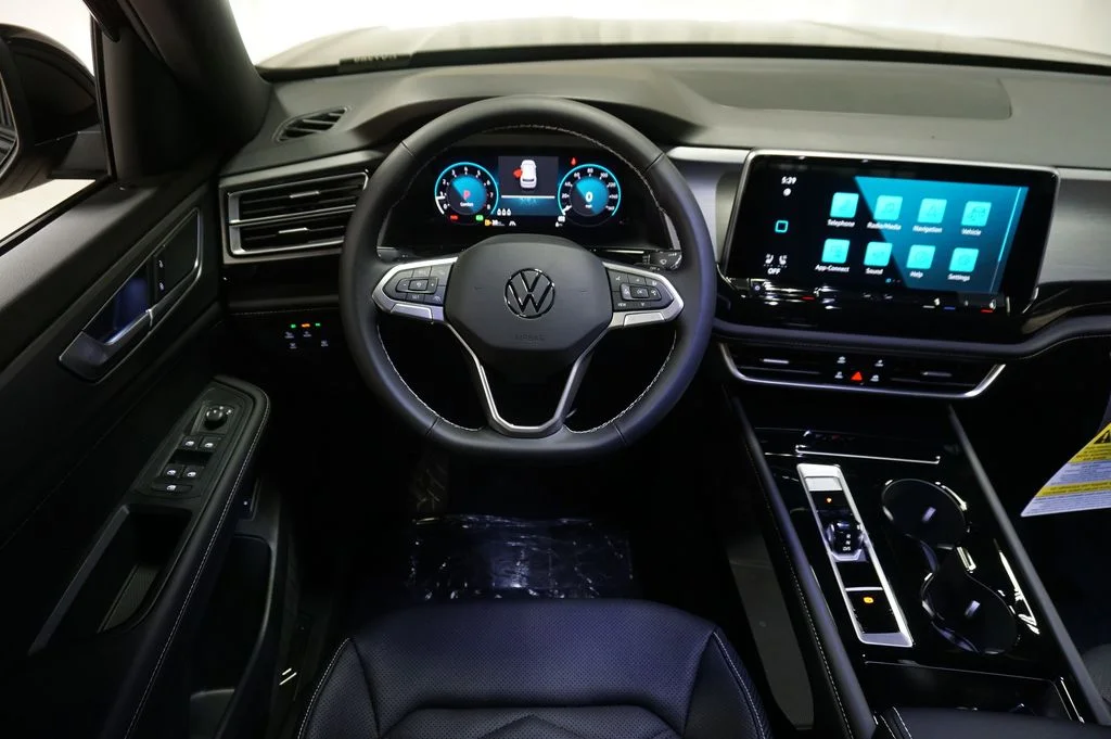 New 2026 Deep Black Volkswagen 2.0T SE w/Technology image 12