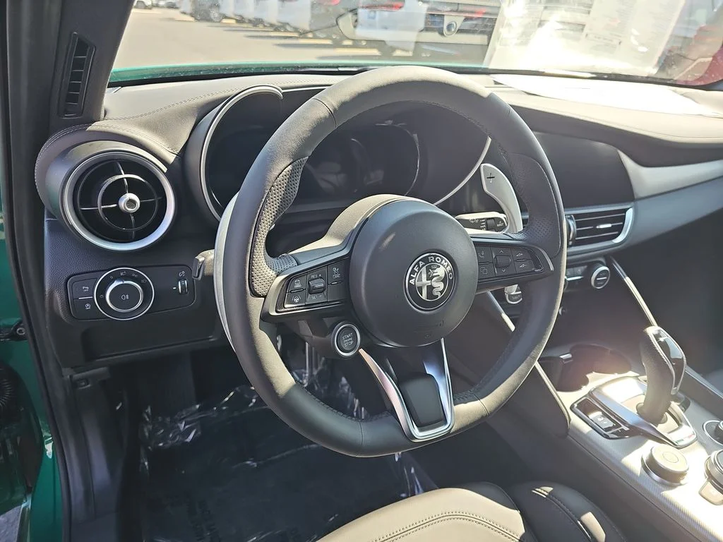 2026 Alfa Romeo Giulia Base - Photo 15