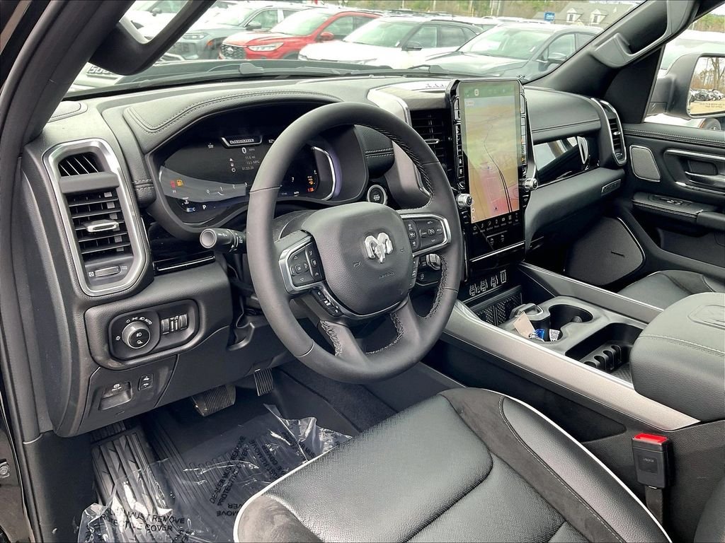 New 2026 Diamond Black Crystal Pearl-Coat Exterior Paint RAM Laramie image 9