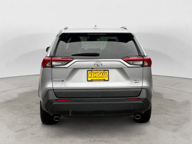 Used 2021 Silver Sky Metallic Toyota XLE image 6