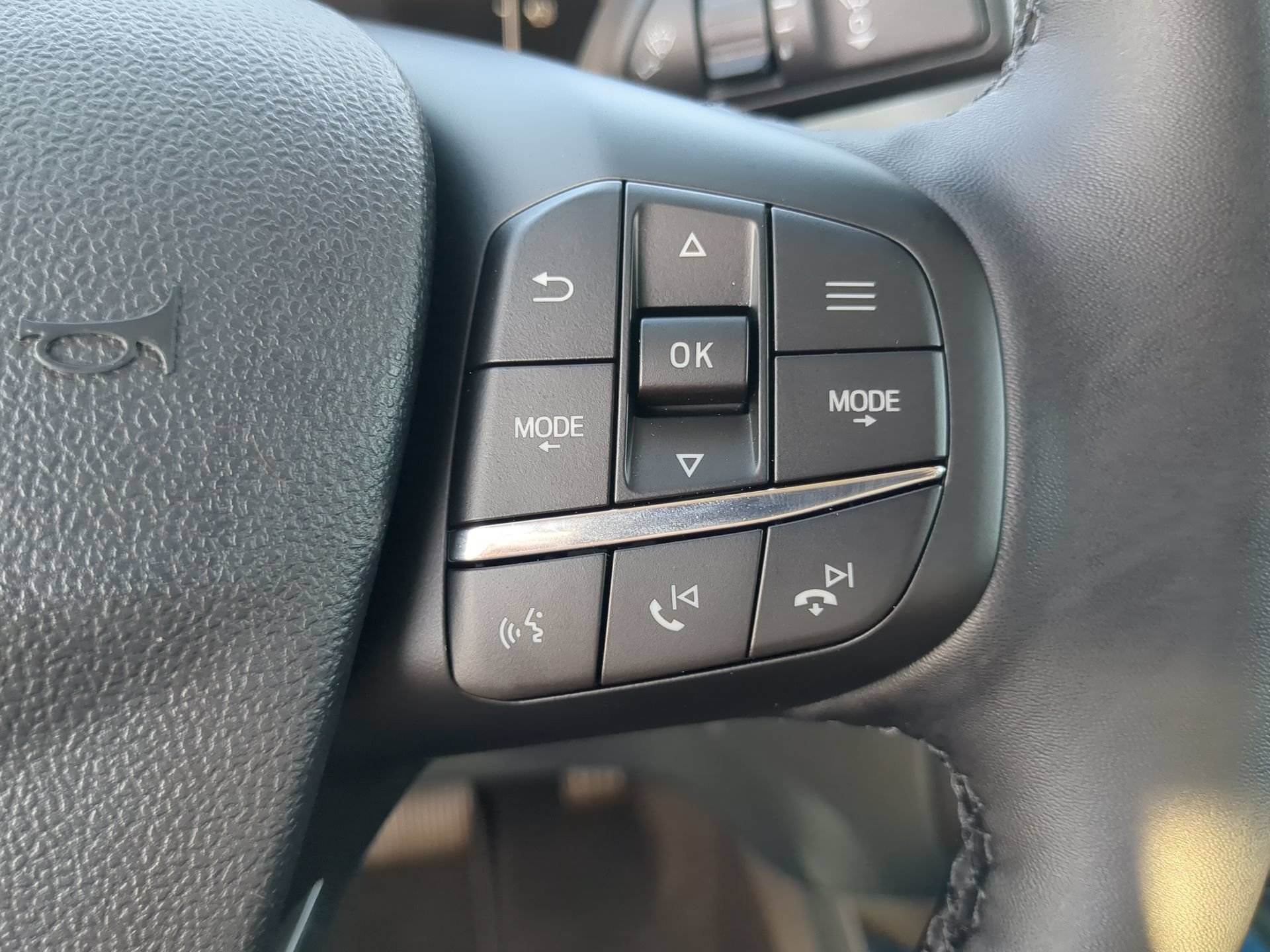 New 2026 Carbonized Gray Metallic Ford XLT image 62