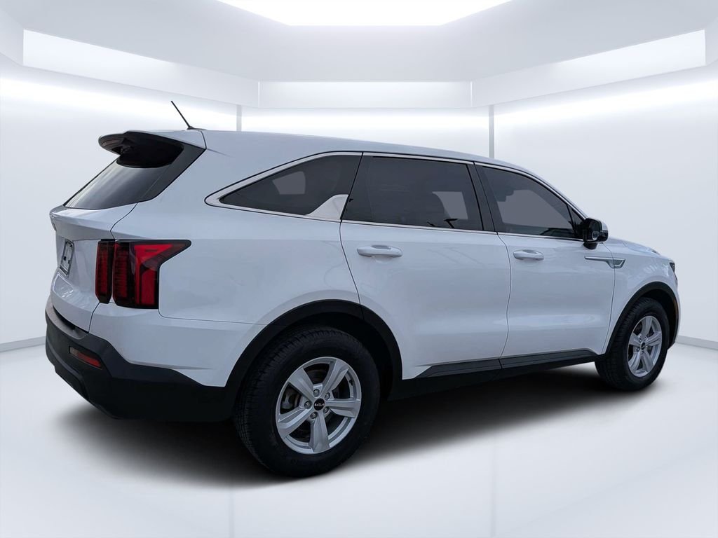 Used 2023 White Kia LX image 3