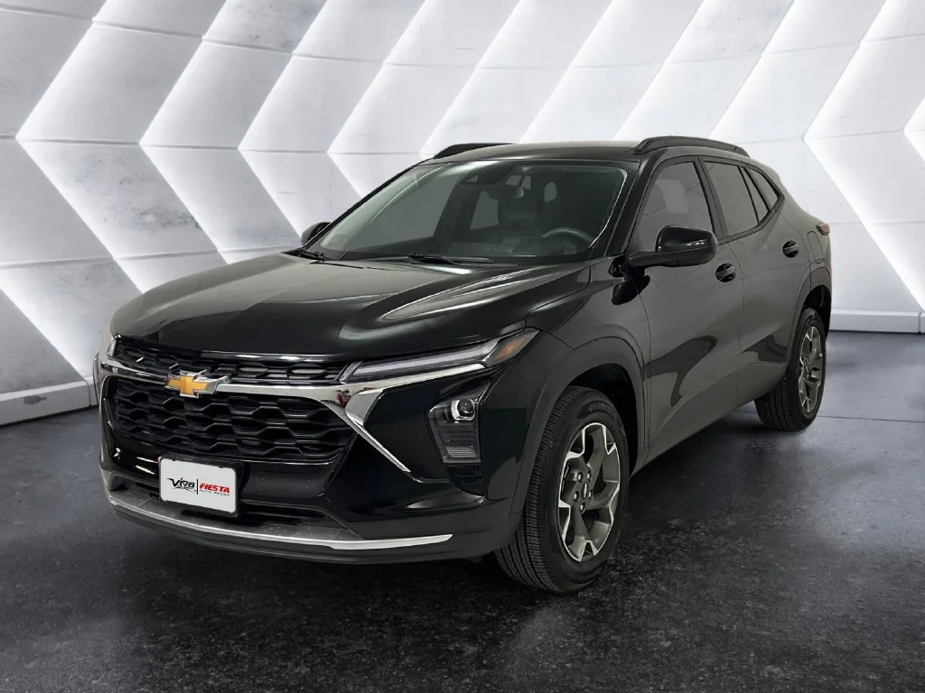 Used 2025 Black Chevrolet LT image 3