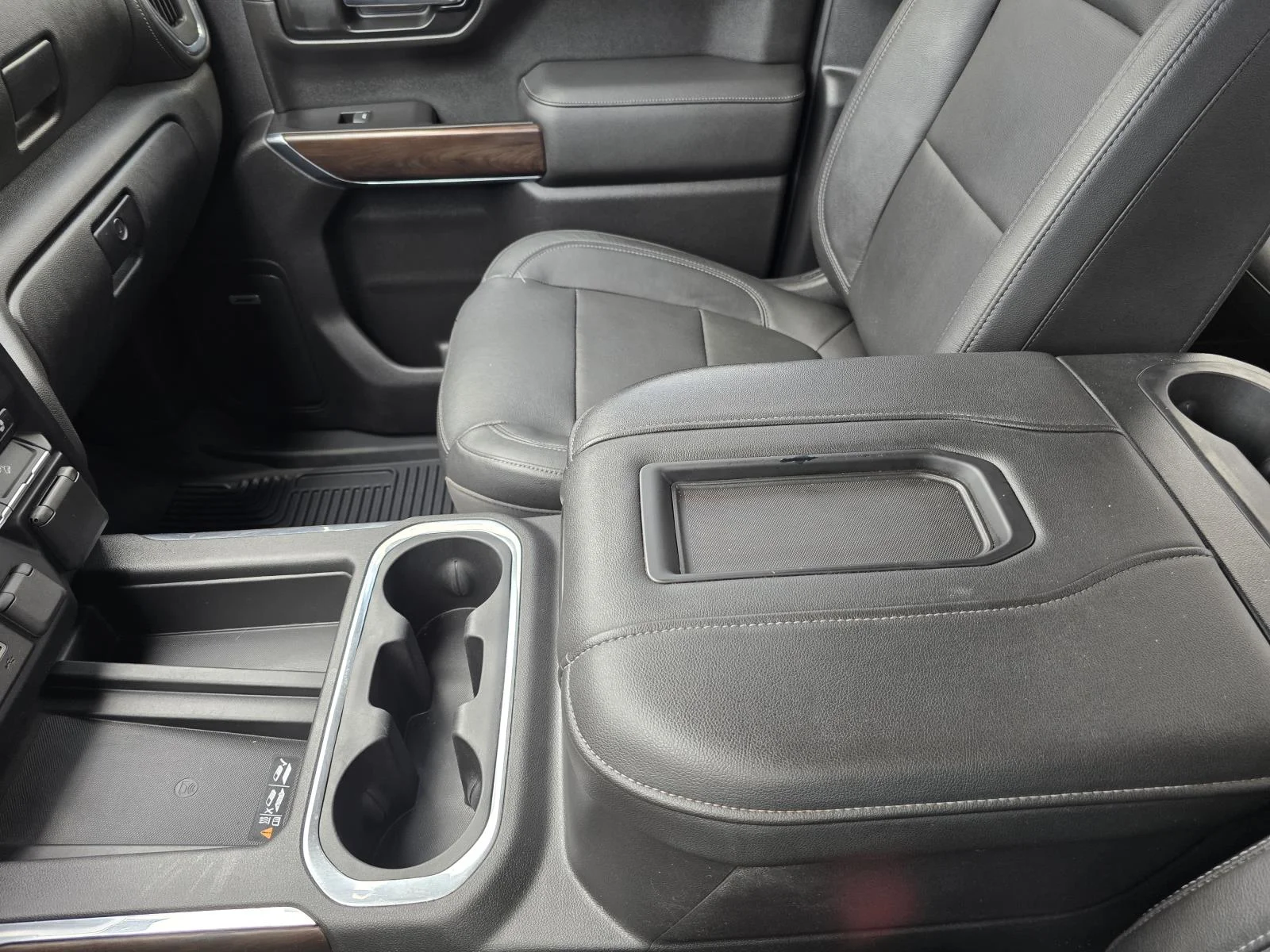 Used 2019 ONYX BLACK GMC SLT image 18