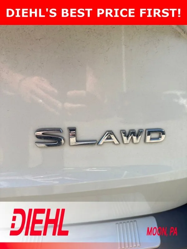 Used 2021 White Nissan SL image 11