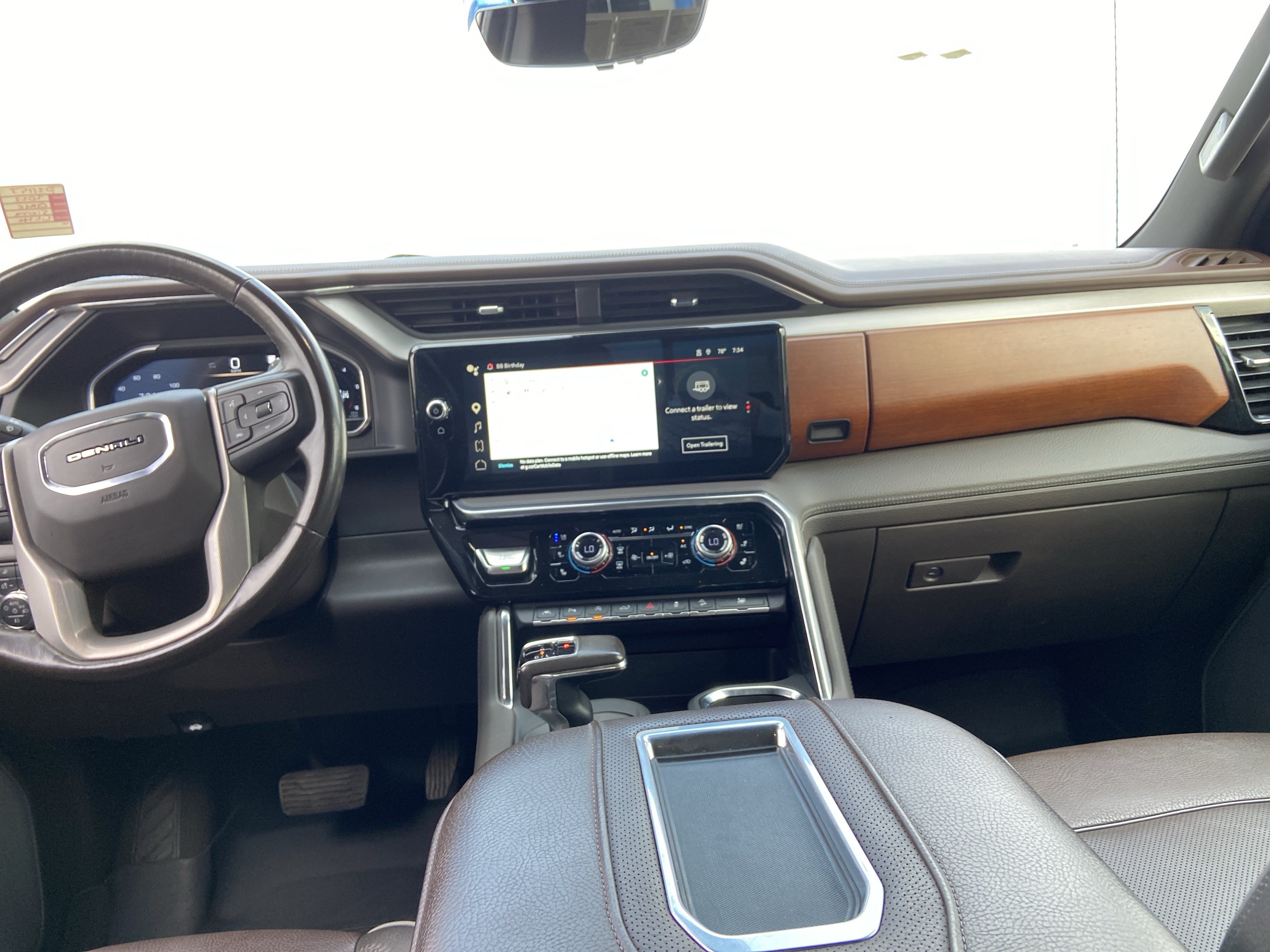Used 2022 White Frost Tricoat GMC Denali image 15