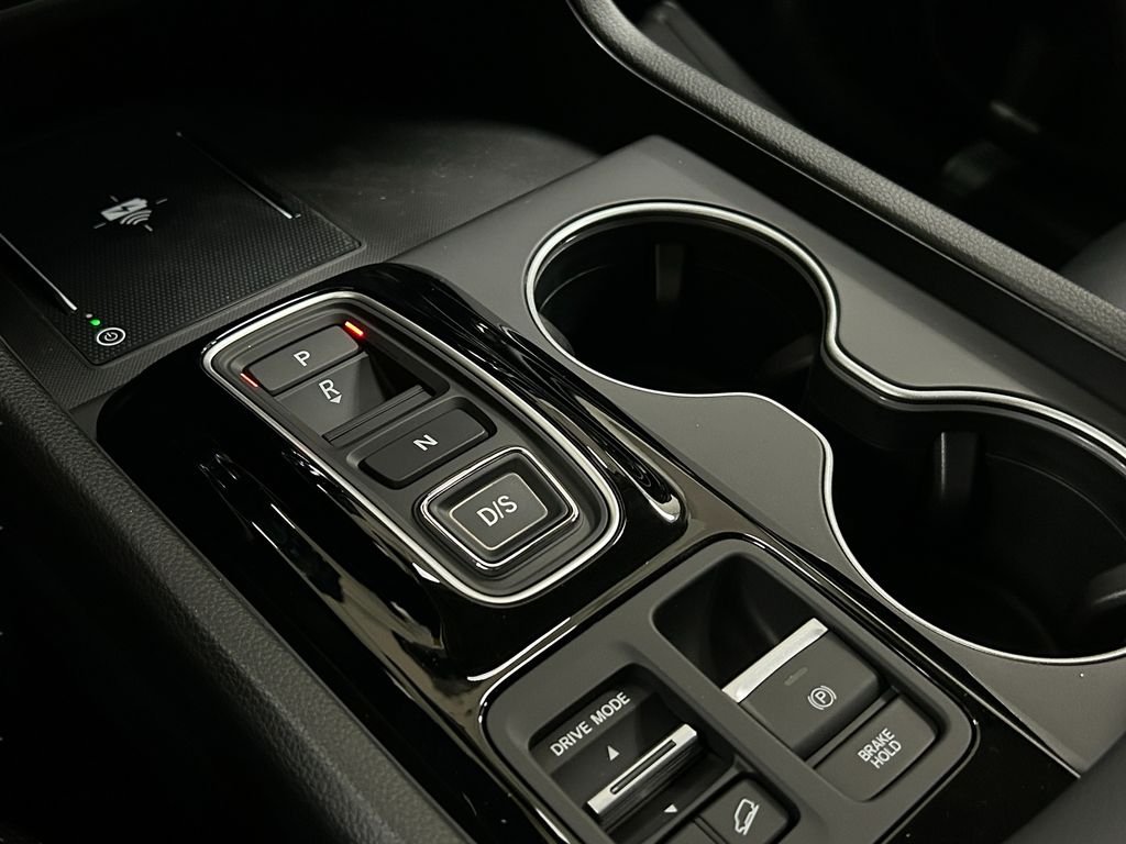 2025 Honda Pilot Touring+ - Photo 21