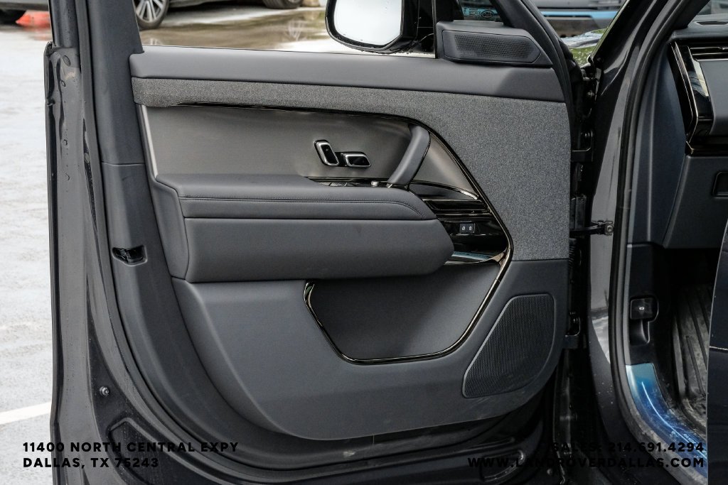 New 2026 Carpathian Gray Land Rover SE image 44