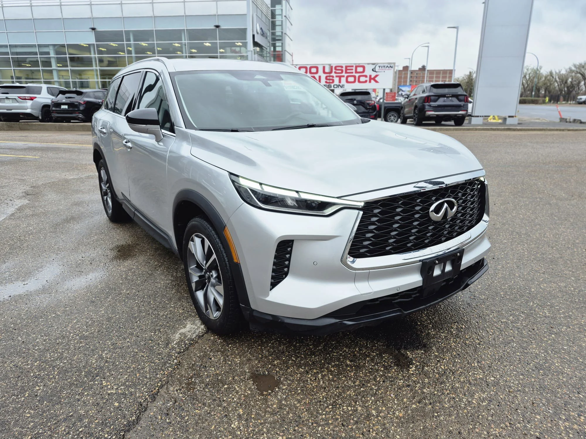 Certified Used 2023 Liquid Platinum Metallic INFINITI Luxe AWD*7 Pass | Adapt Cruise | Remote Start | Nav | 360 Cam | Htd Leather | Pano Roof | Htd Wheel image 5
