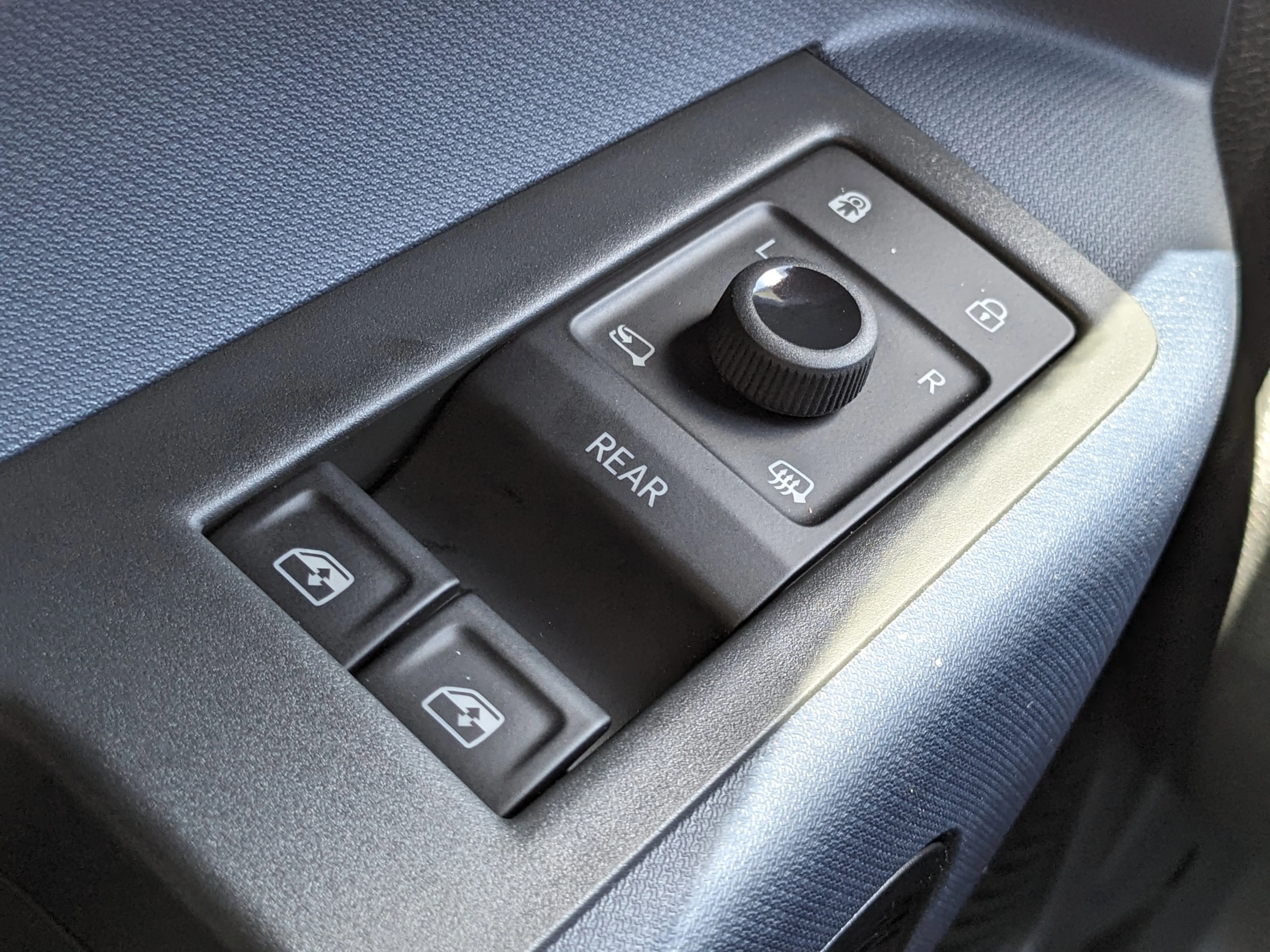 2025 Volkswagen ID. Buzz PRO S - Photo 23