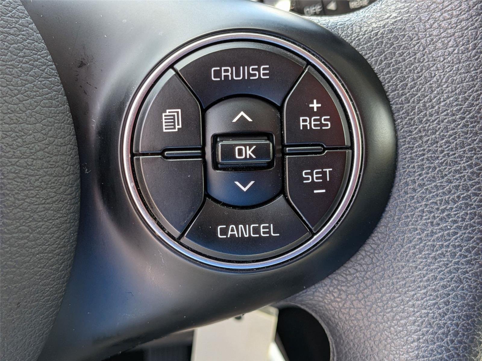 Used 2022 Mars Orange Kia LX image 18