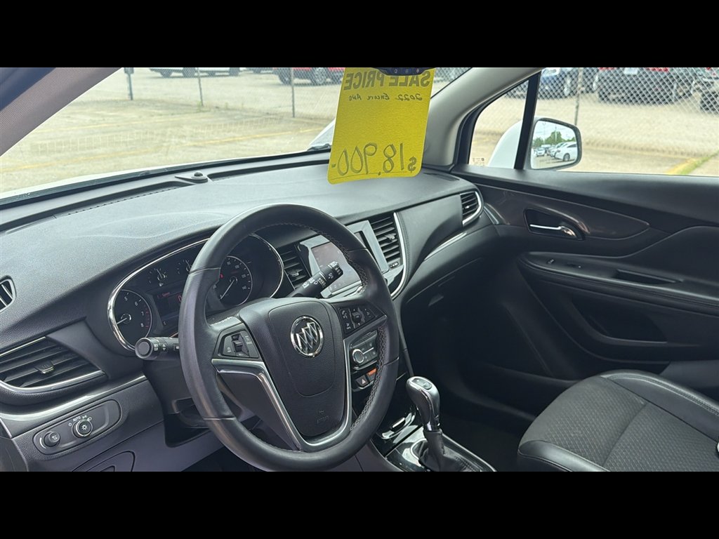 Used 2022 Summit White Buick Preferred image 9
