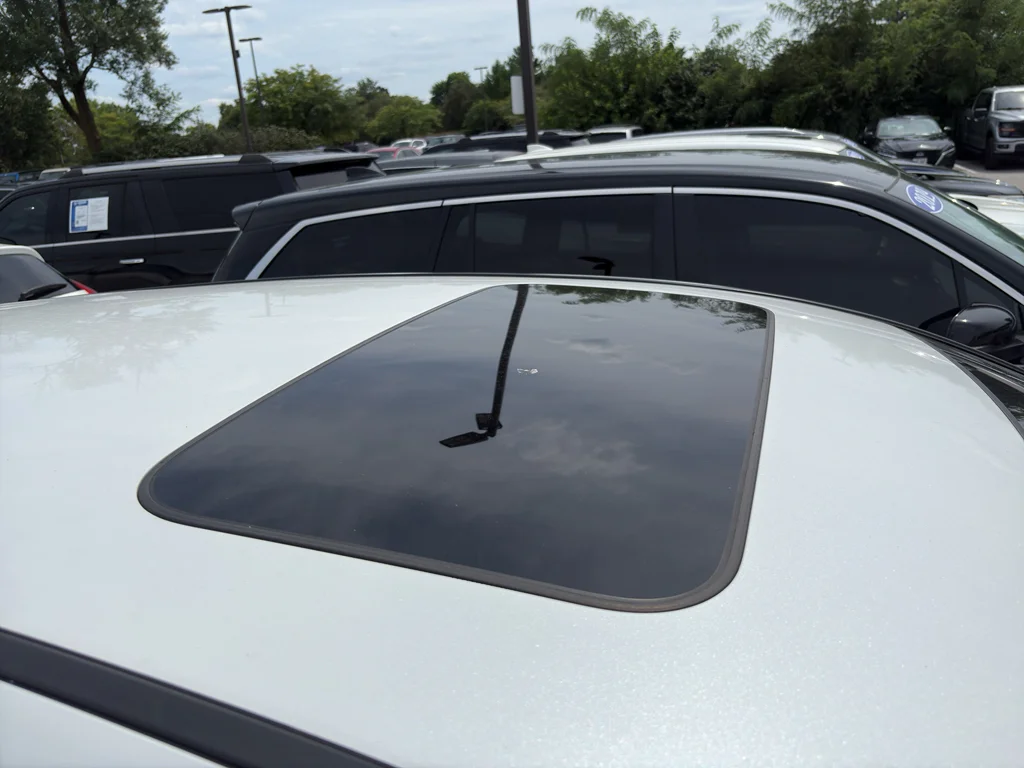 Used 2019 White Honda EX-L image 3