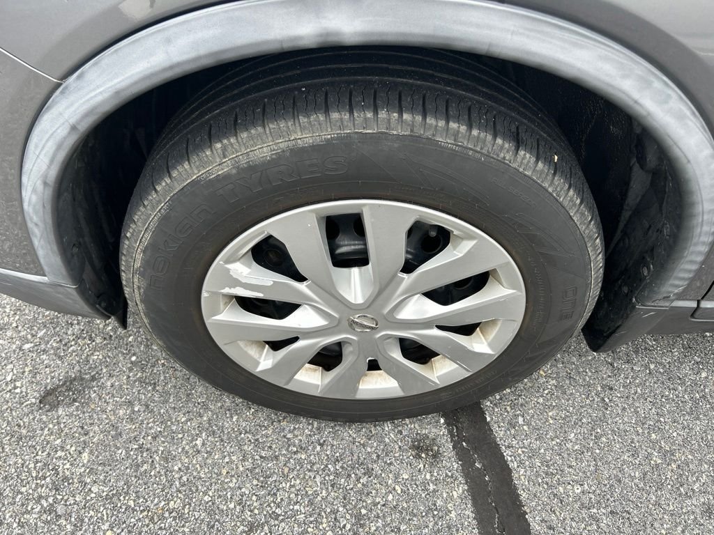 Used 2017 Gray Nissan S image 8