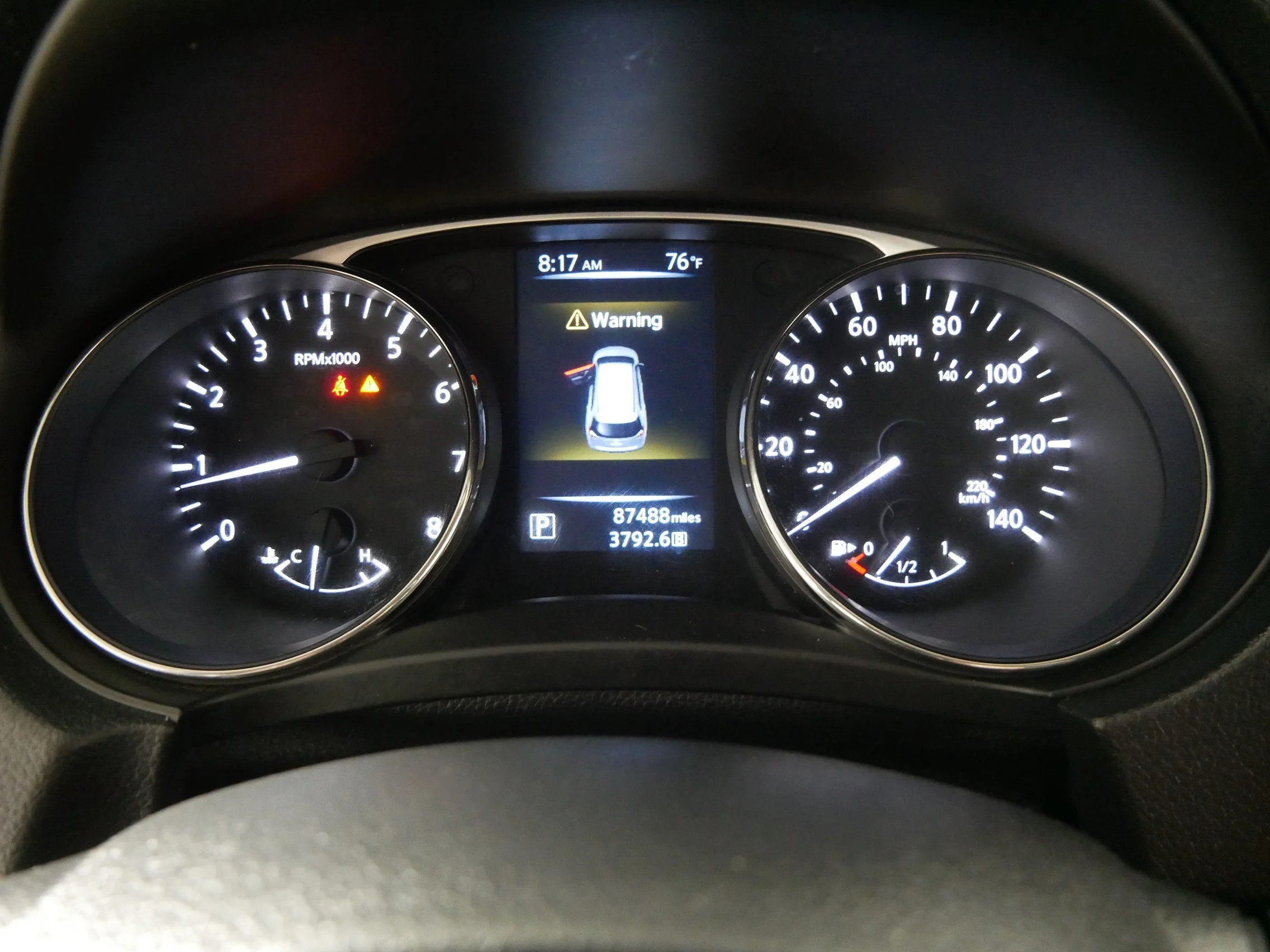 Used 2016 Cayenne Red Nissan S image 21