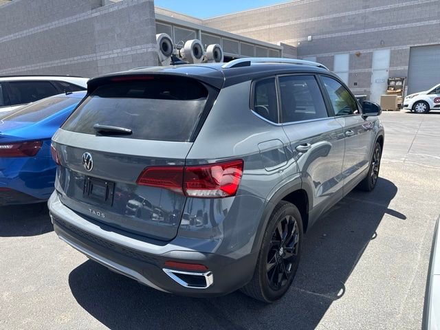 Used 2023 Pure Gray w/Black Roof Volkswagen SE image 6