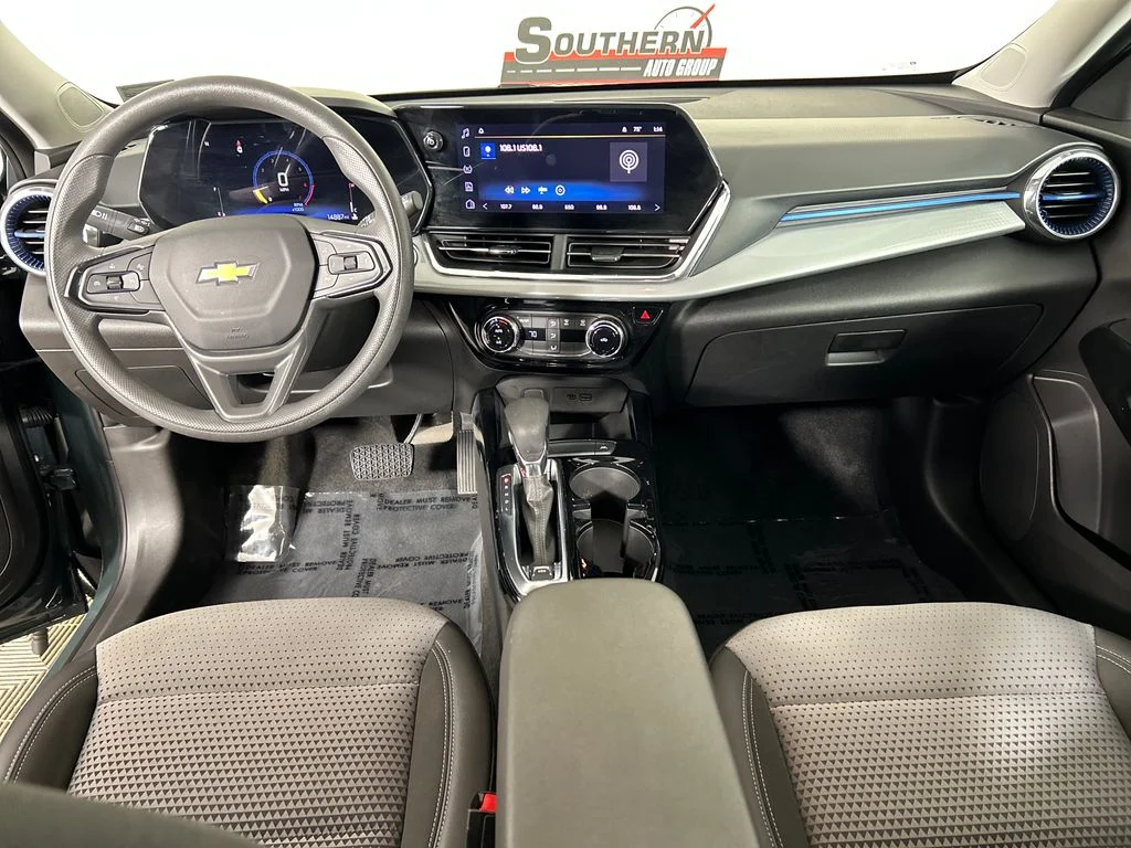 Used 2025 Gray Chevrolet LT image 18