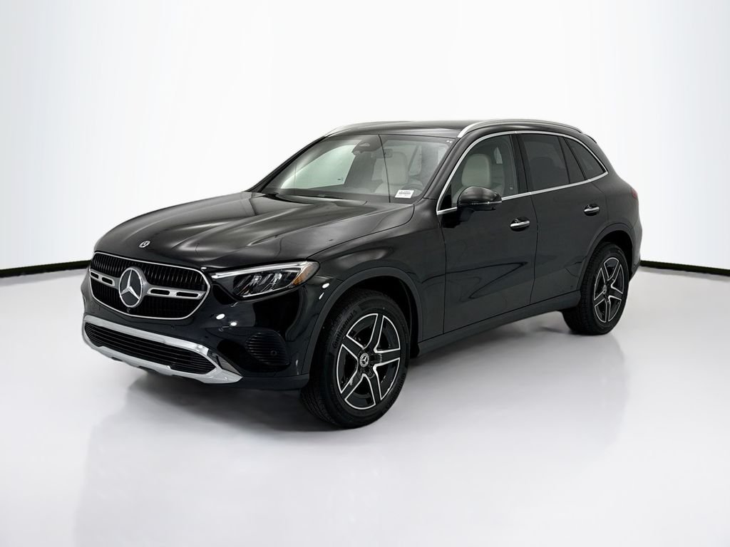 2026 Mercedes-Benz GLC GLC 300's photo
