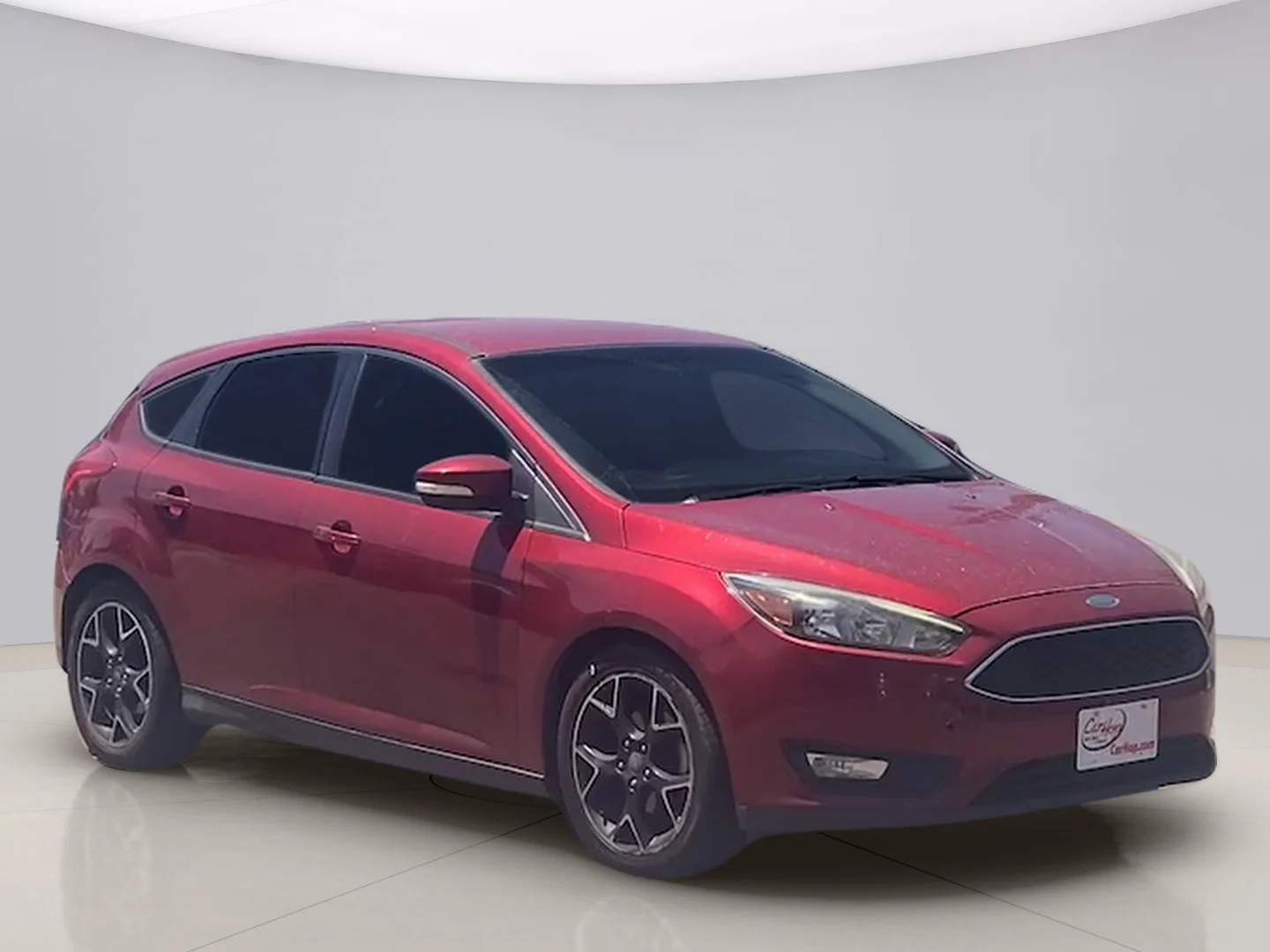 Used 2015 Red Ford SE HATCHBA image 3