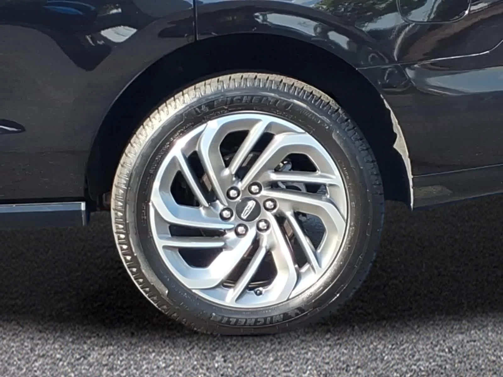 Used 2025 Infinite Black Metallic Lincoln Reserve image 3