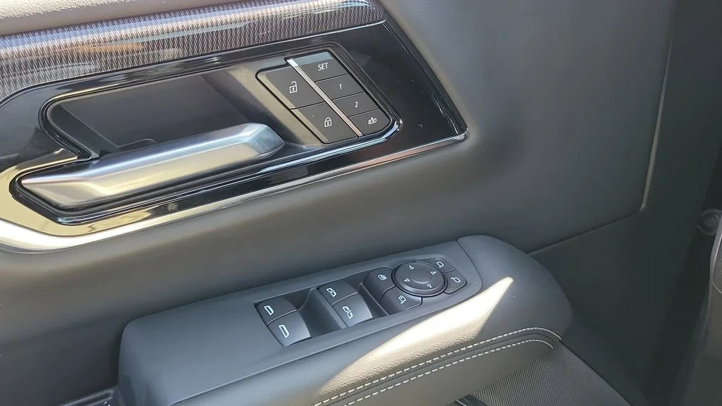 New 2026 Titanium Rush Metallic GMC Elevation image 31