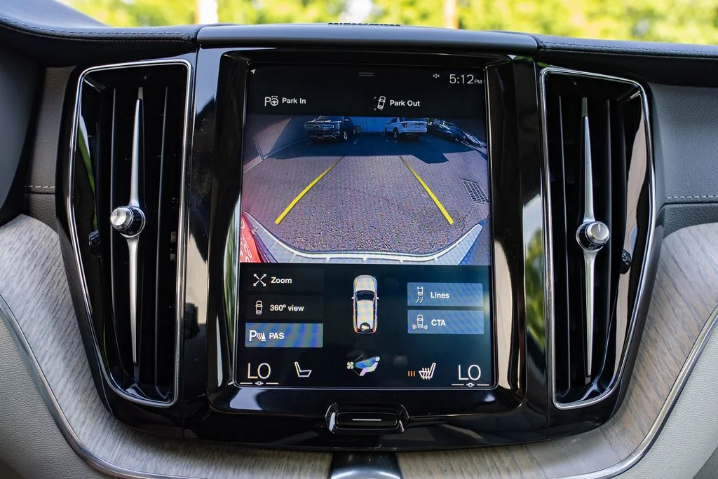 Used 2019 Blue Volvo T6 Inscription image 18