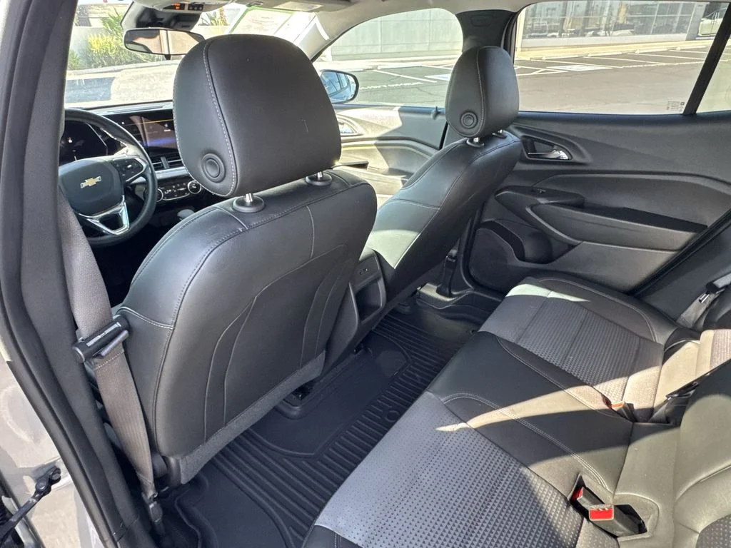 Used 2025 Gray Chevrolet LT image 20