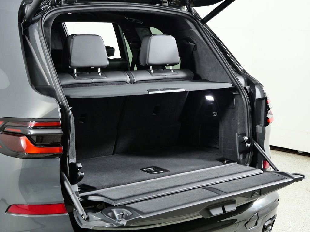 Used 2026 Dravit Grey Metallic BMW xDrive40i image 31