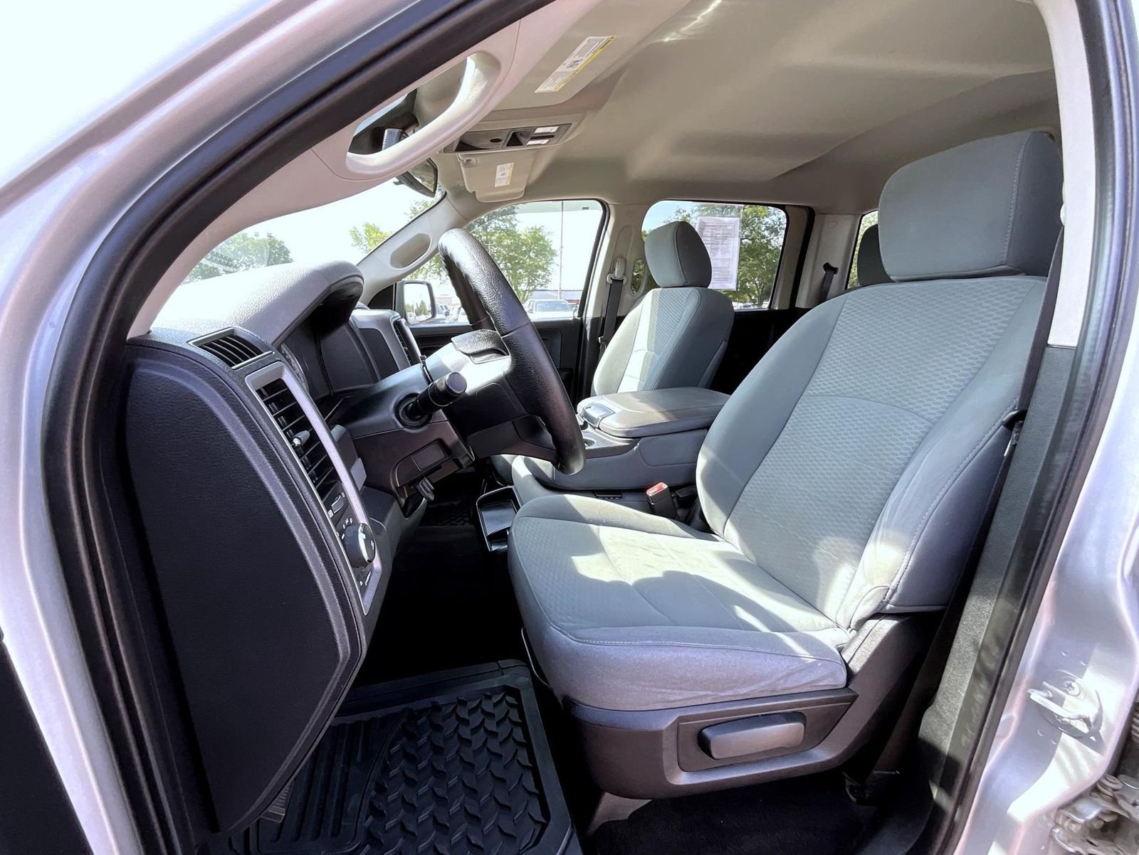 Used 2015 Silver Ram Express image 12