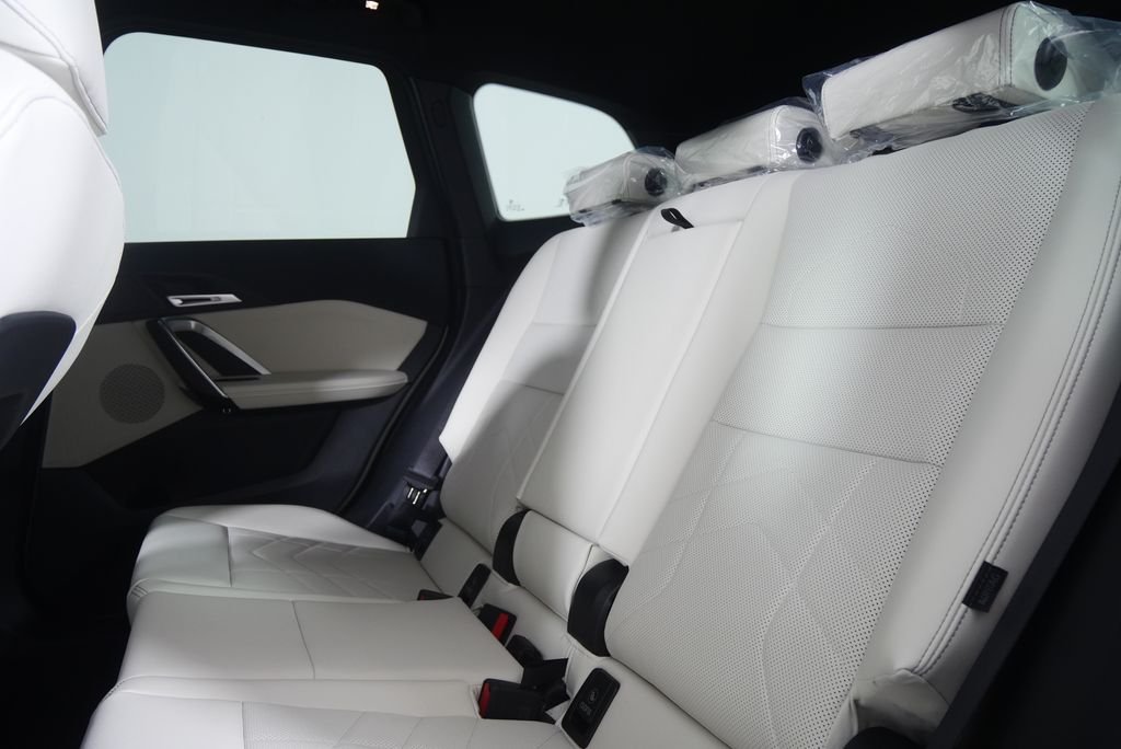 New 2026 Alpine White BMW xDrive28i image 15