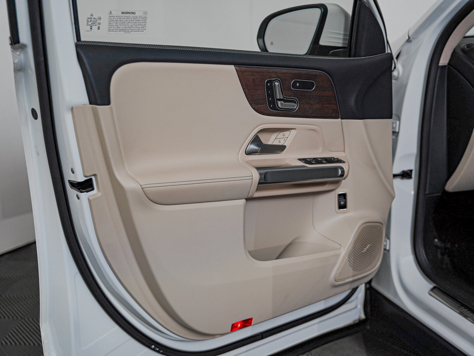 Certified Used 2023 Polar White Mercedes-Benz EQB 300 4MATIC® SUV image 21