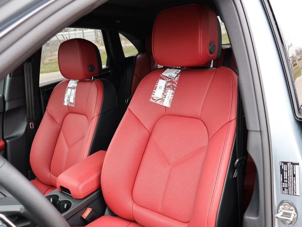 Certified Used 2026 Dolomite Silver Metallic Porsche  image 5